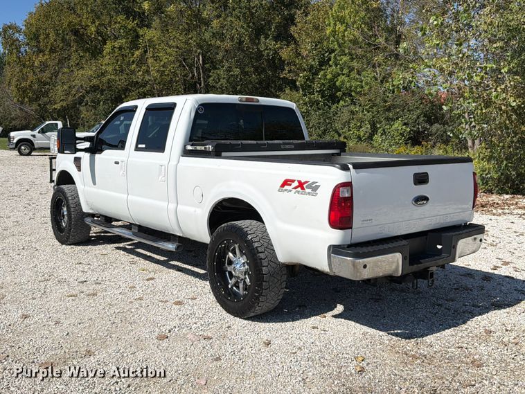 image for item FT6423 2010 Ford F250 Super Duty Crew Cab pickup truck