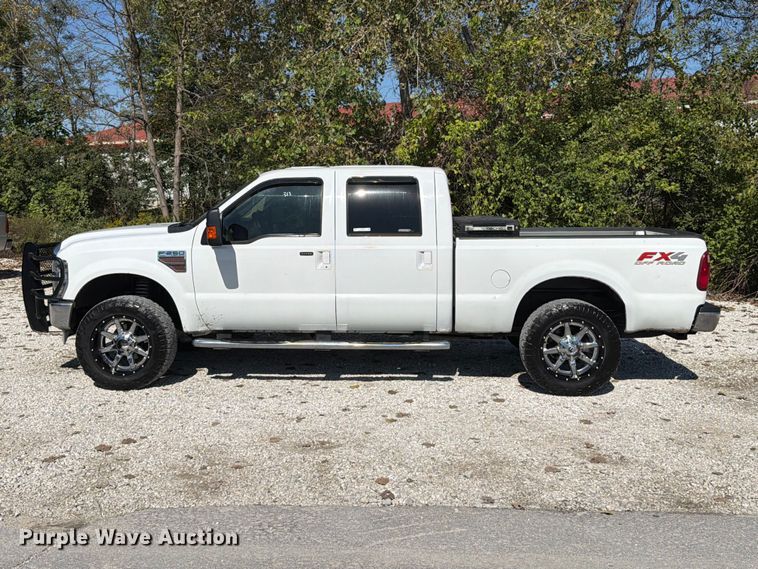 image for item FT6423 2010 Ford F250 Super Duty Crew Cab pickup truck