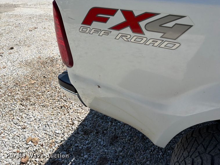 image for item FT6423 2010 Ford F250 Super Duty Crew Cab pickup truck