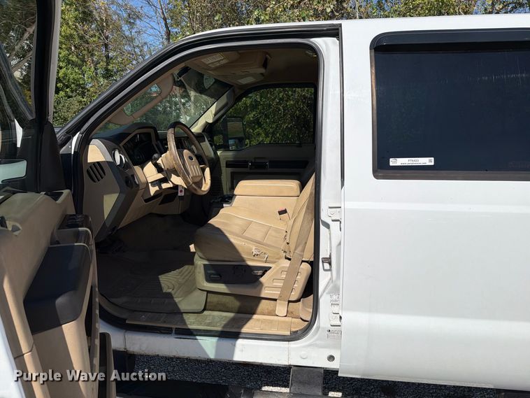 image for item FT6423 2010 Ford F250 Super Duty Crew Cab pickup truck