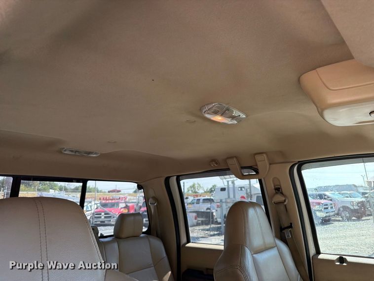 image for item FT6423 2010 Ford F250 Super Duty Crew Cab pickup truck