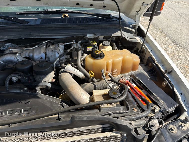 image for item FT6423 2010 Ford F250 Super Duty Crew Cab pickup truck