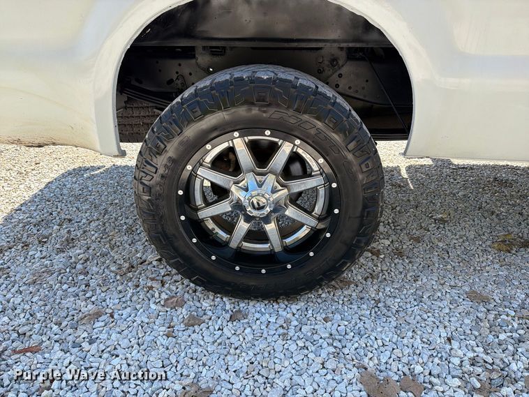 image for item FT6423 2010 Ford F250 Super Duty Crew Cab pickup truck
