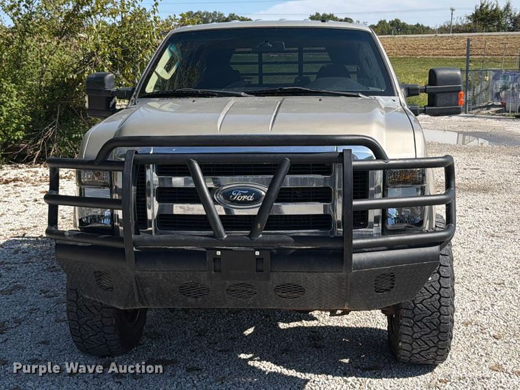 image for item FT6424 2008 Ford F350 Super Duty Crew Cab flatbed pickup truck