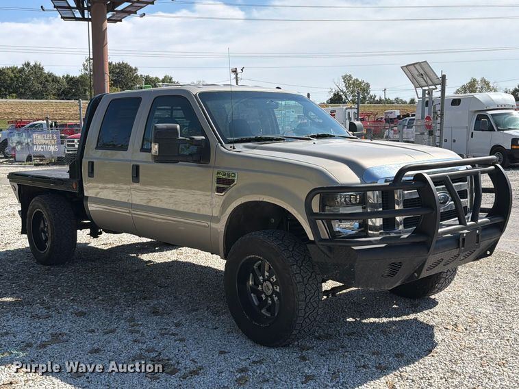 image for item FT6424 2008 Ford F350 Super Duty Crew Cab flatbed pickup truck