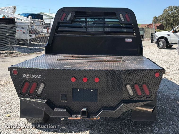 image for item FT6424 2008 Ford F350 Super Duty Crew Cab flatbed pickup truck