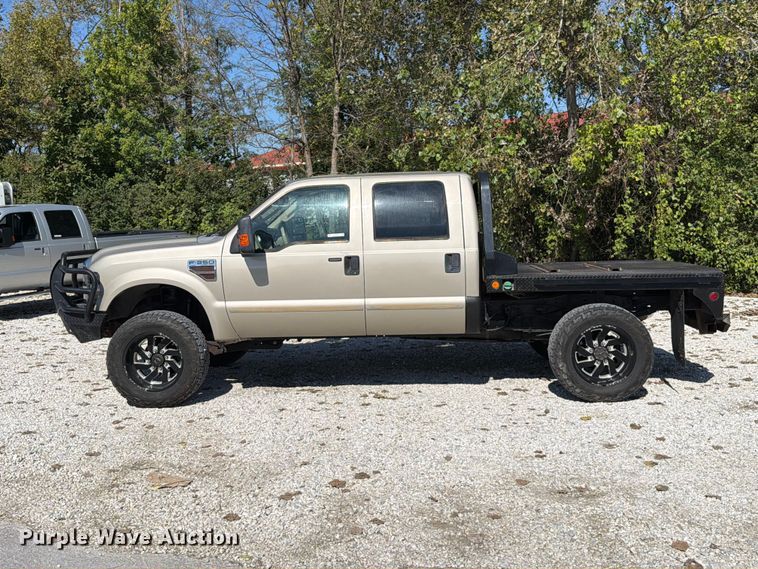 image for item FT6424 2008 Ford F350 Super Duty Crew Cab flatbed pickup truck