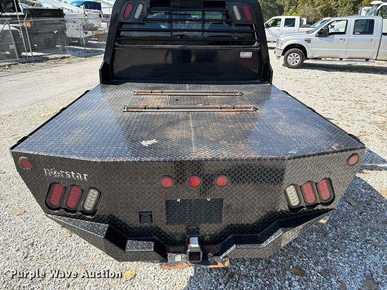 image for item FT6424 2008 Ford F350 Super Duty Crew Cab flatbed pickup truck