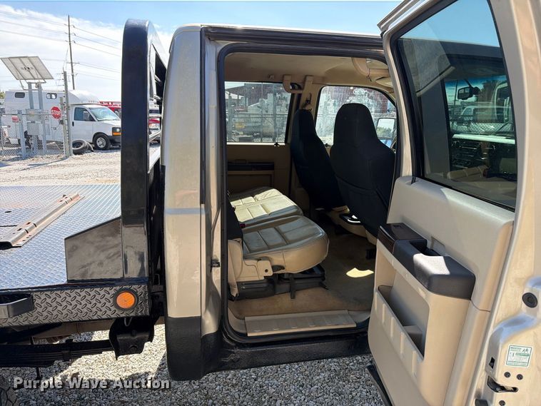 image for item FT6424 2008 Ford F350 Super Duty Crew Cab flatbed pickup truck