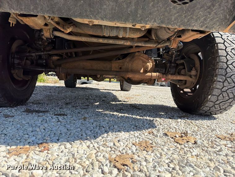 image for item FT6424 2008 Ford F350 Super Duty Crew Cab flatbed pickup truck