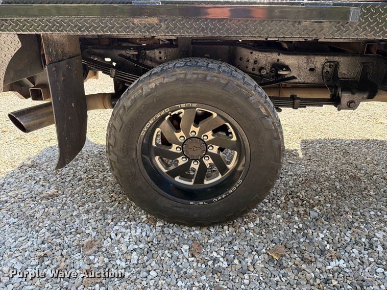 image for item FT6424 2008 Ford F350 Super Duty Crew Cab flatbed pickup truck