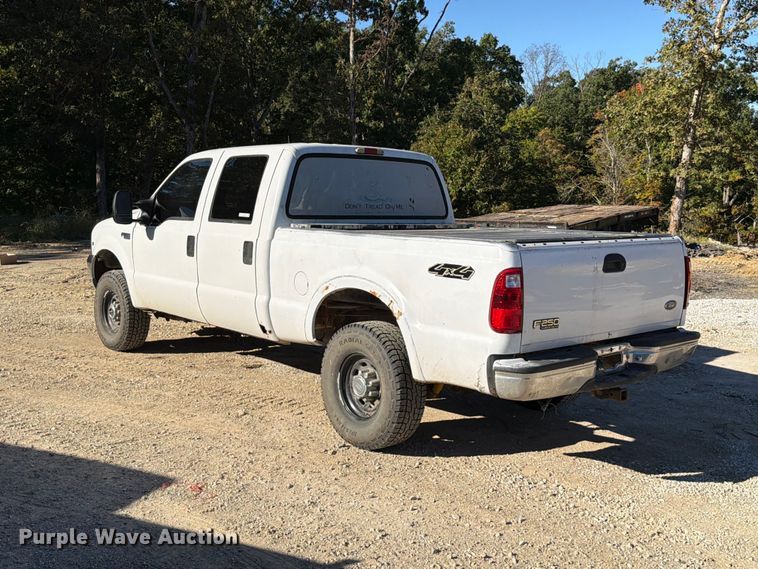 image for item FT6427 2004 Ford F250 Super Duty Crew Cab pickup truck
