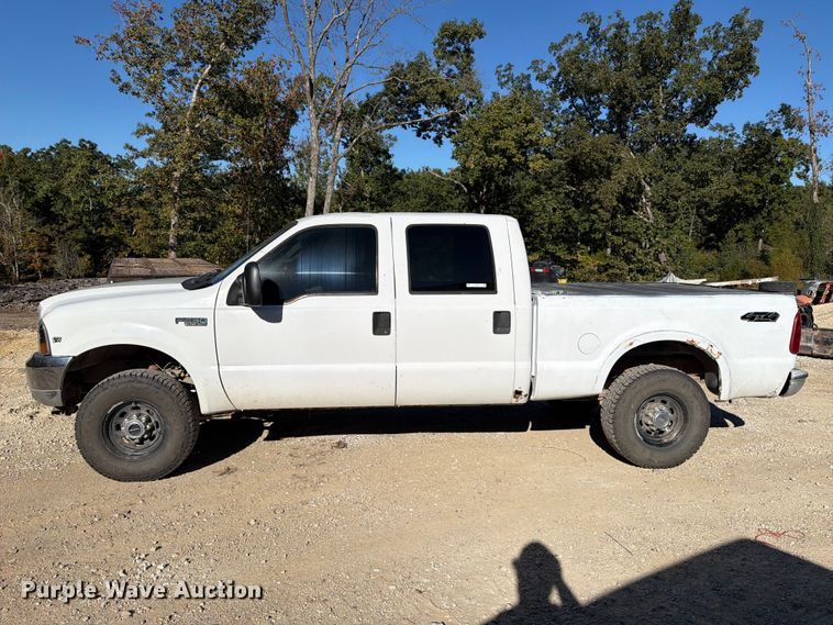 image for item FT6427 2004 Ford F250 Super Duty Crew Cab pickup truck