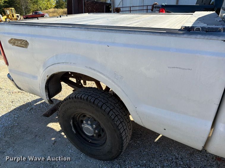 image for item FT6427 2004 Ford F250 Super Duty Crew Cab pickup truck