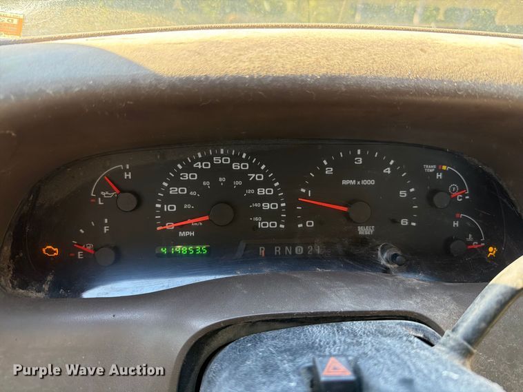 image for item FT6427 2004 Ford F250 Super Duty Crew Cab pickup truck