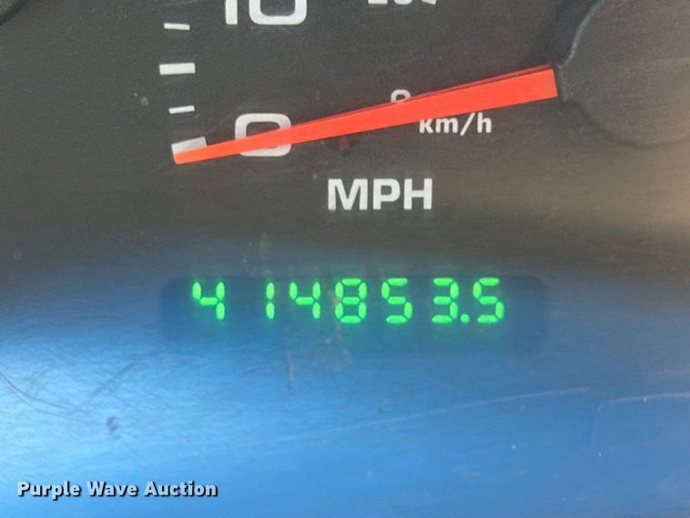 image for item FT6427 2004 Ford F250 Super Duty Crew Cab pickup truck