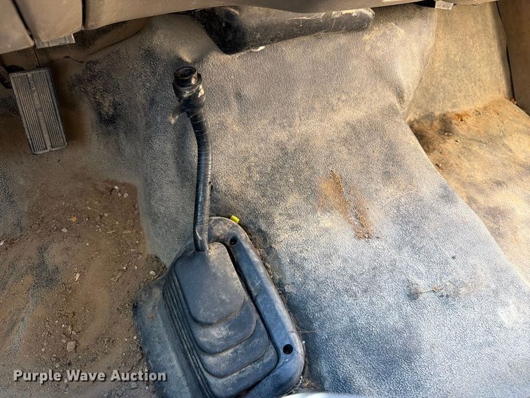 image for item FT6427 2004 Ford F250 Super Duty Crew Cab pickup truck