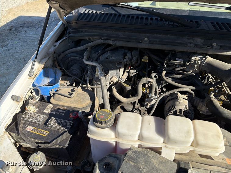 image for item FT6427 2004 Ford F250 Super Duty Crew Cab pickup truck