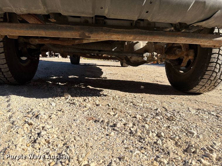 image for item FT6427 2004 Ford F250 Super Duty Crew Cab pickup truck