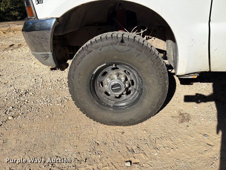 image for item FT6427 2004 Ford F250 Super Duty Crew Cab pickup truck