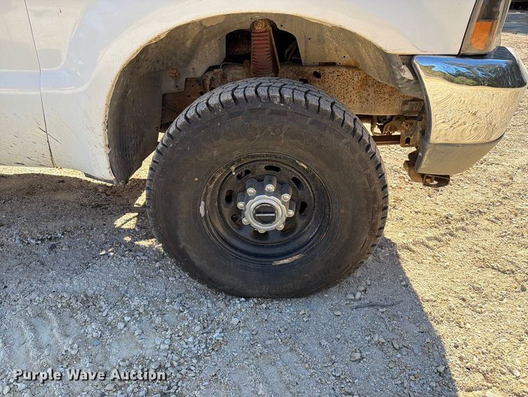 image for item FT6427 2004 Ford F250 Super Duty Crew Cab pickup truck