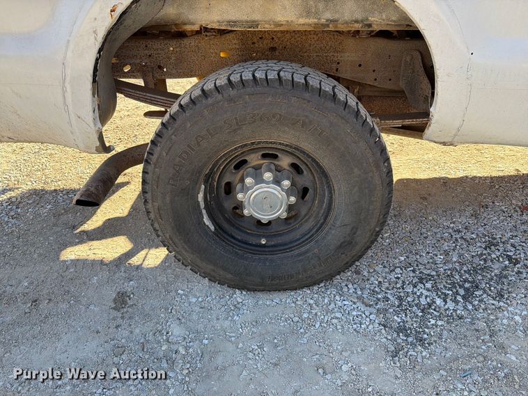 image for item FT6427 2004 Ford F250 Super Duty Crew Cab pickup truck
