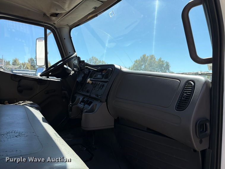 image for item FT6435 2009 Freightliner Business Class M2 box truck