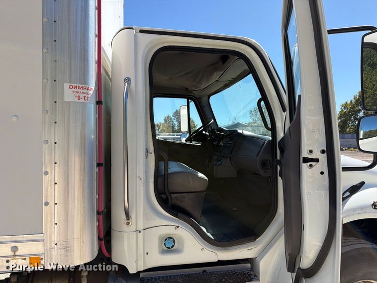 image for item FT6435 2009 Freightliner Business Class M2 box truck