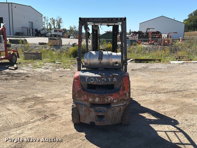 image for item FT6437 Toyota 8FGU25 forklift