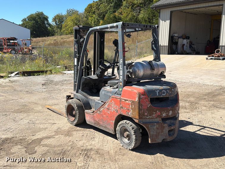 image for item FT6437 Toyota 8FGU25 forklift