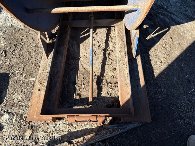 image for item FT6439 Vestil D-400-HD dump hopper
