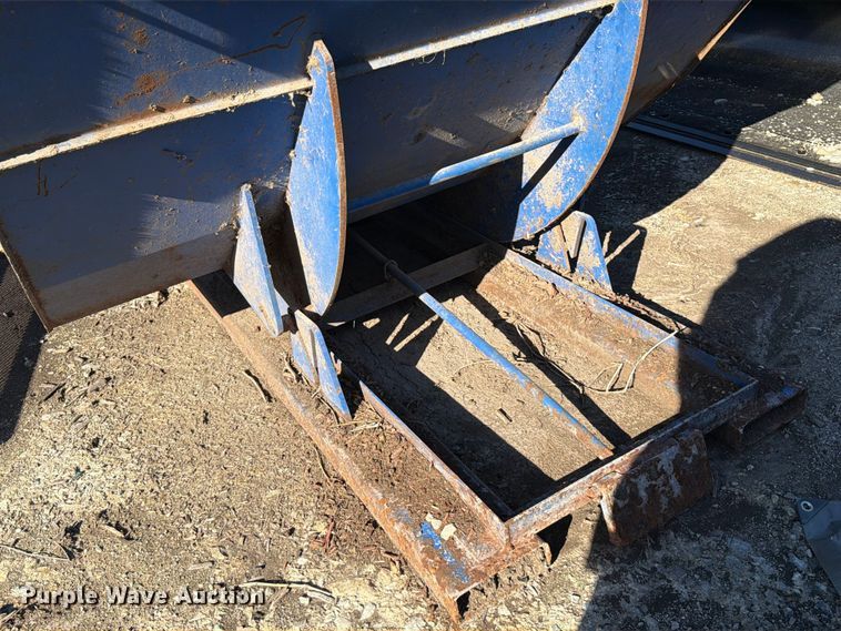 image for item FT6440 Vestil D-400-HD dump hopper