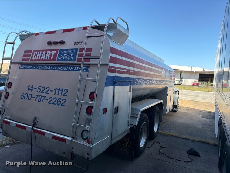 image for item FT6460 2015 International 4400SBA fuel truck