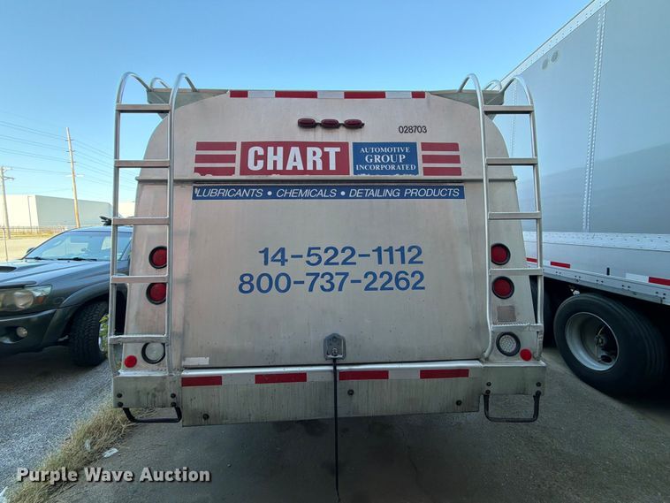 image for item FT6460 2015 International 4400SBA fuel truck