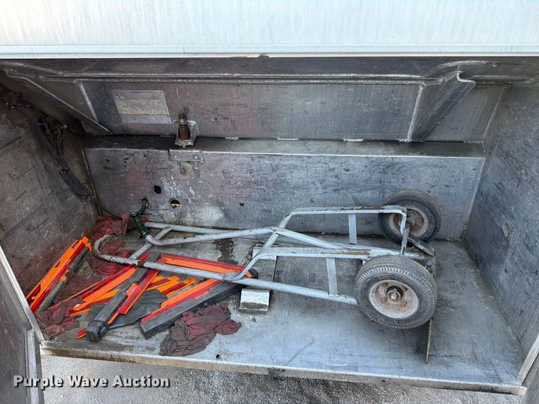 image for item FT6460 2015 International 4400SBA fuel truck