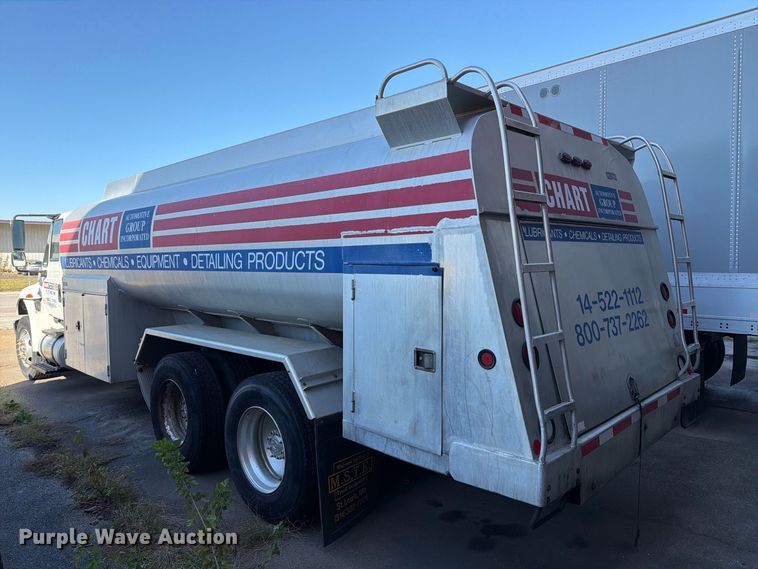 image for item FT6460 2015 International 4400SBA fuel truck