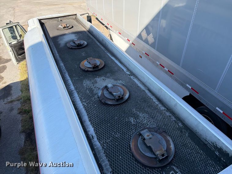 image for item FT6460 2015 International 4400SBA fuel truck
