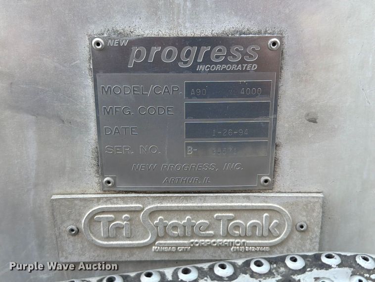 image for item FT6460 2015 International 4400SBA fuel truck