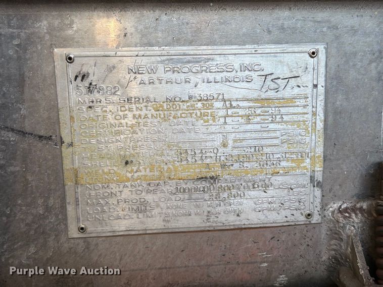 image for item FT6460 2015 International 4400SBA fuel truck