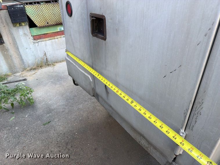 image for item FT6460 2015 International 4400SBA fuel truck