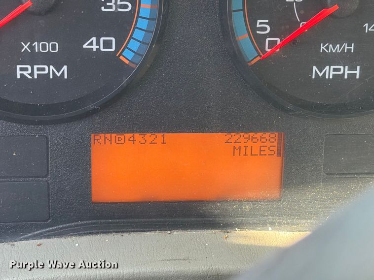 image for item FT6460 2015 International 4400SBA fuel truck