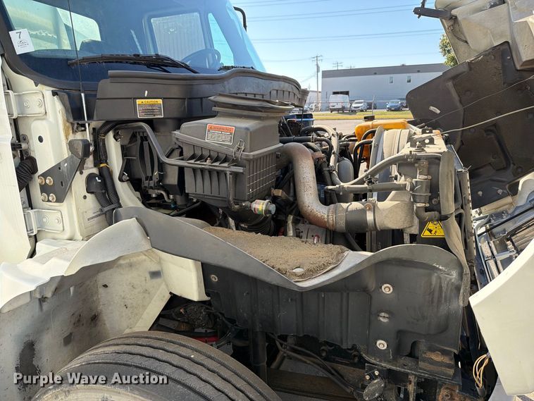 image for item FT6460 2015 International 4400SBA fuel truck
