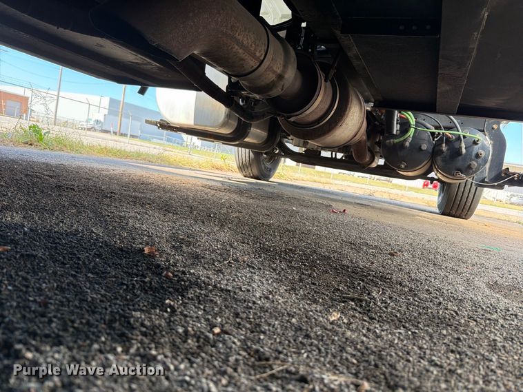 image for item FT6460 2015 International 4400SBA fuel truck