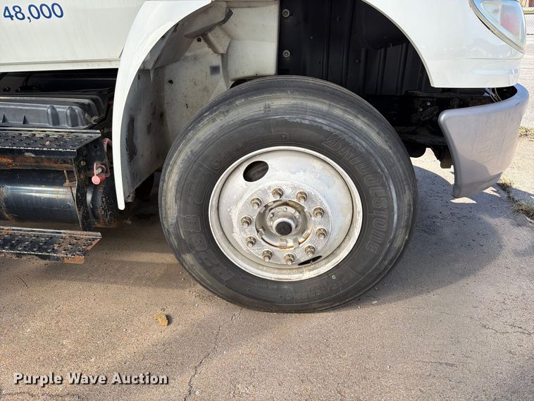 image for item FT6460 2015 International 4400SBA fuel truck