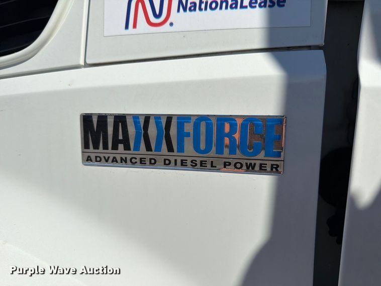 image for item FT6460 2015 International 4400SBA fuel truck