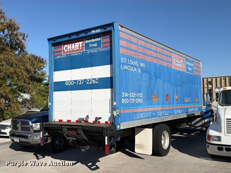 image for item FT6462 2003 International 4300SBA box truck