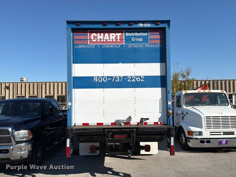 image for item FT6462 2003 International 4300SBA box truck