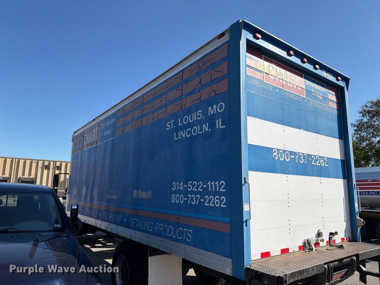 image for item FT6462 2003 International 4300SBA box truck