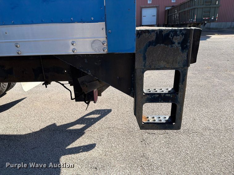 image for item FT6462 2003 International 4300SBA box truck
