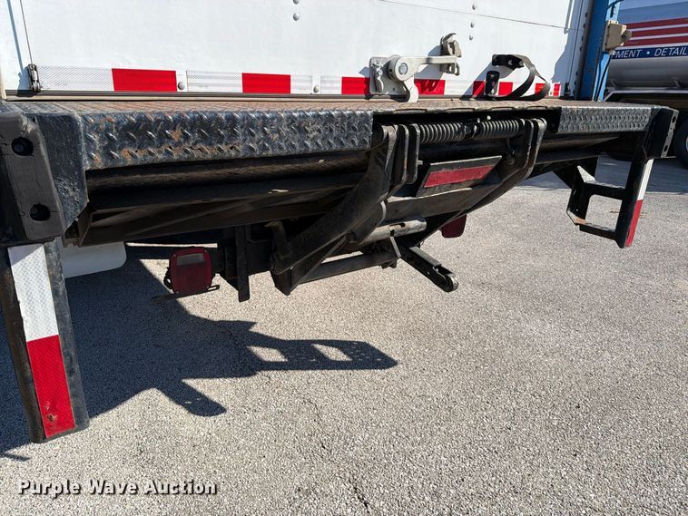 image for item FT6462 2003 International 4300SBA box truck